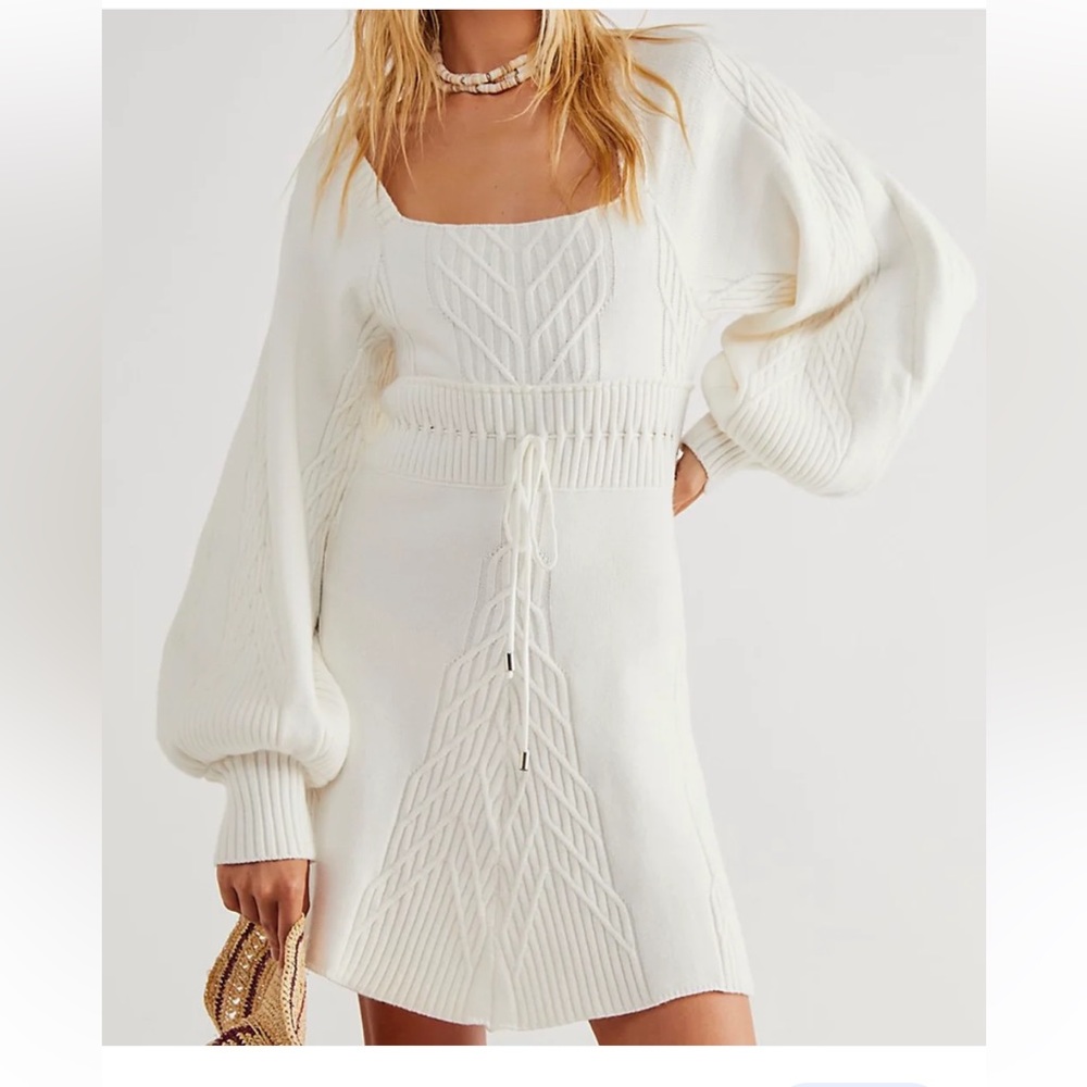 FREE PEOPLE EMMALINE WITH BACK CUTOUT LONG SLEEVE SWEATER DRESS WHITE SIZE SMALL